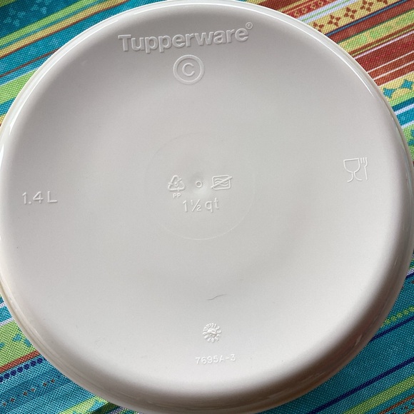 Tupperware 3 piece Holiday Stacking Canister set - Picture 5 of 10